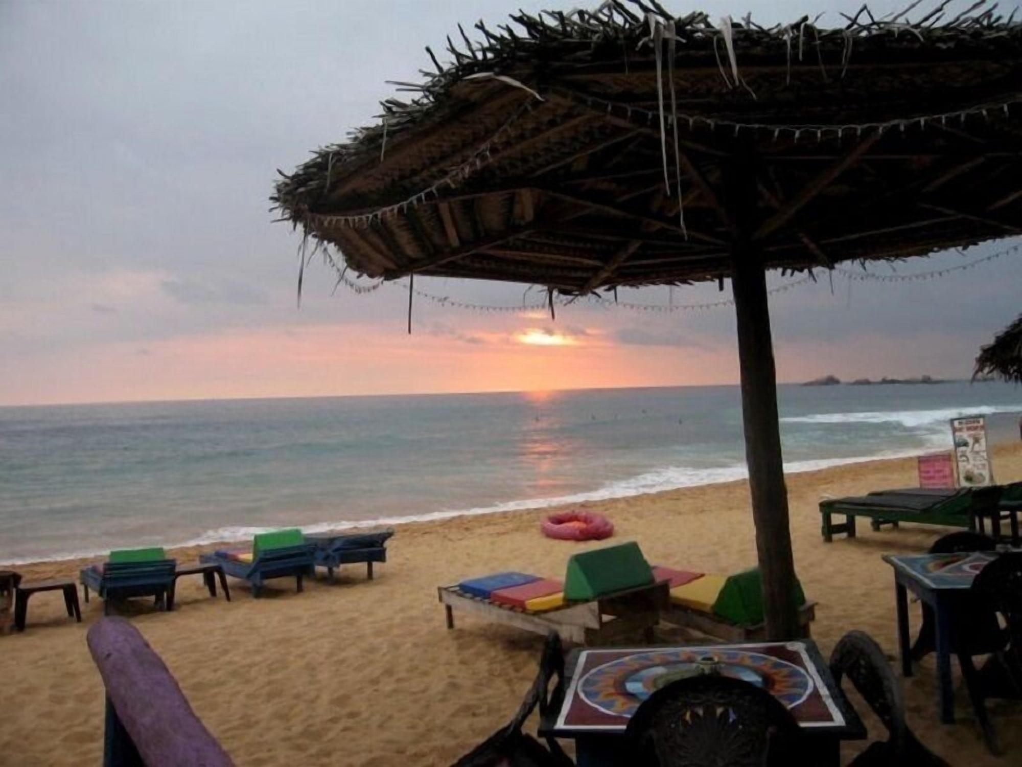 Time N Tide Beach Resort Hikkaduwa Exterior photo