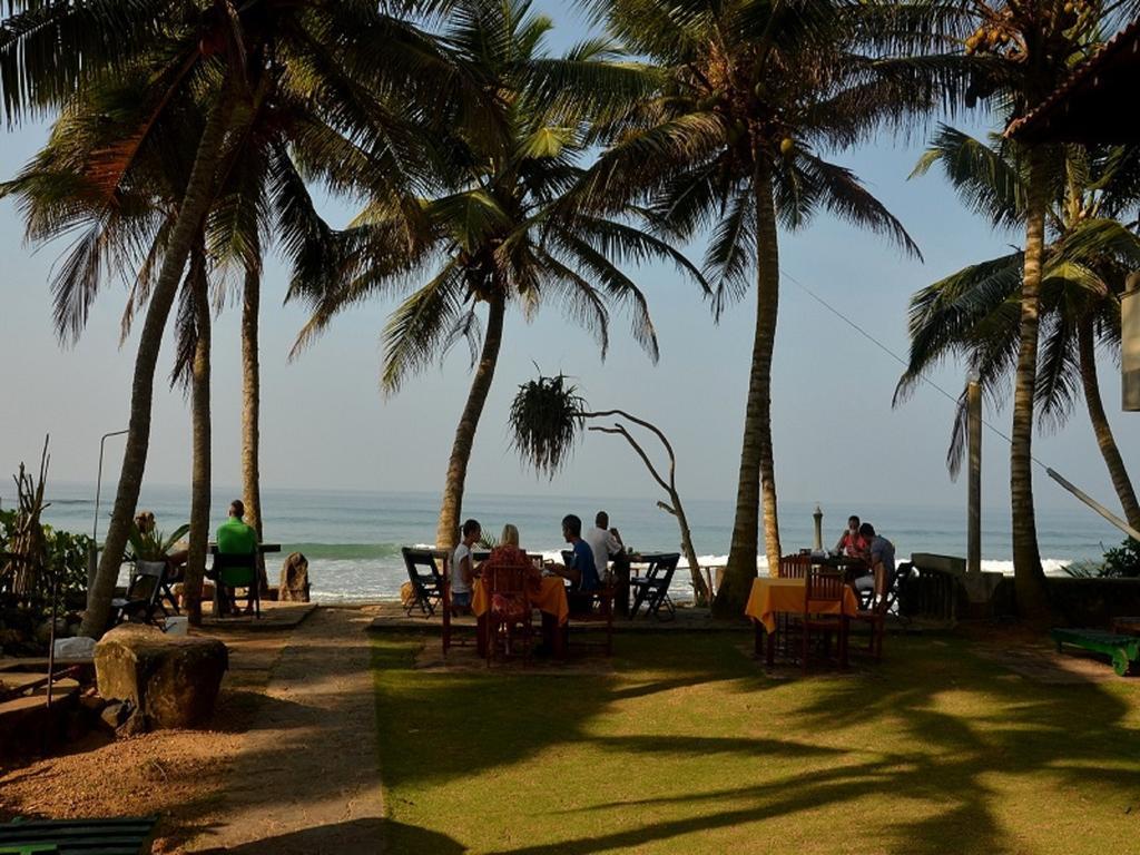 Time N Tide Beach Resort Hikkaduwa Exterior photo