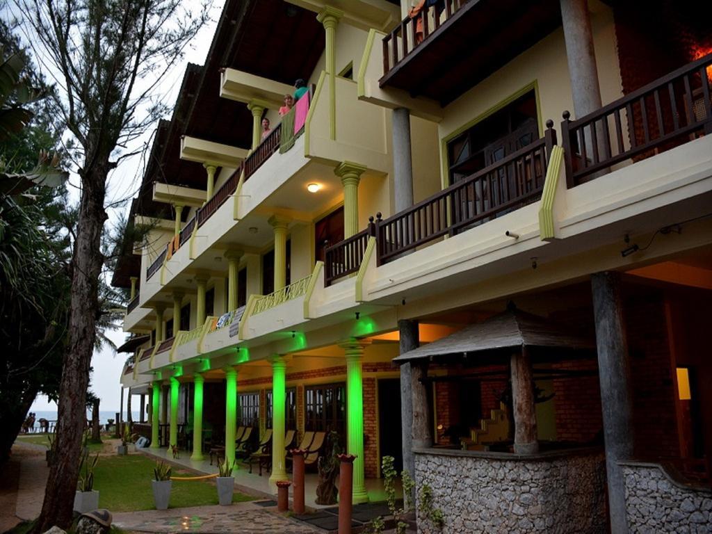 Time N Tide Beach Resort Hikkaduwa Exterior photo