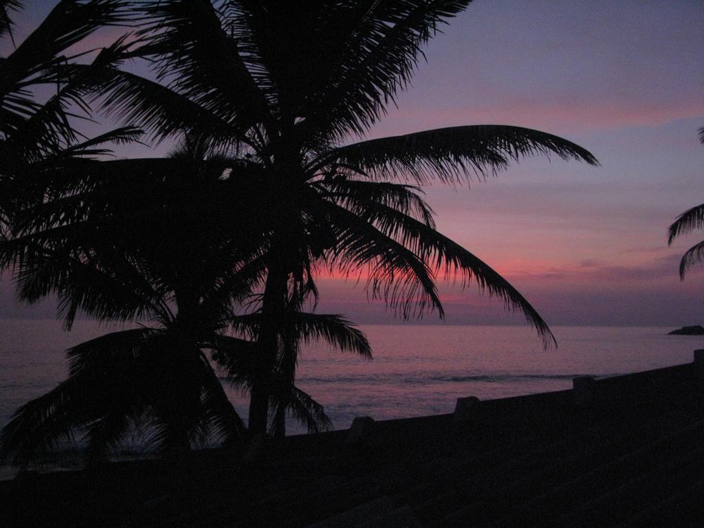 Time N Tide Beach Resort Hikkaduwa Exterior photo
